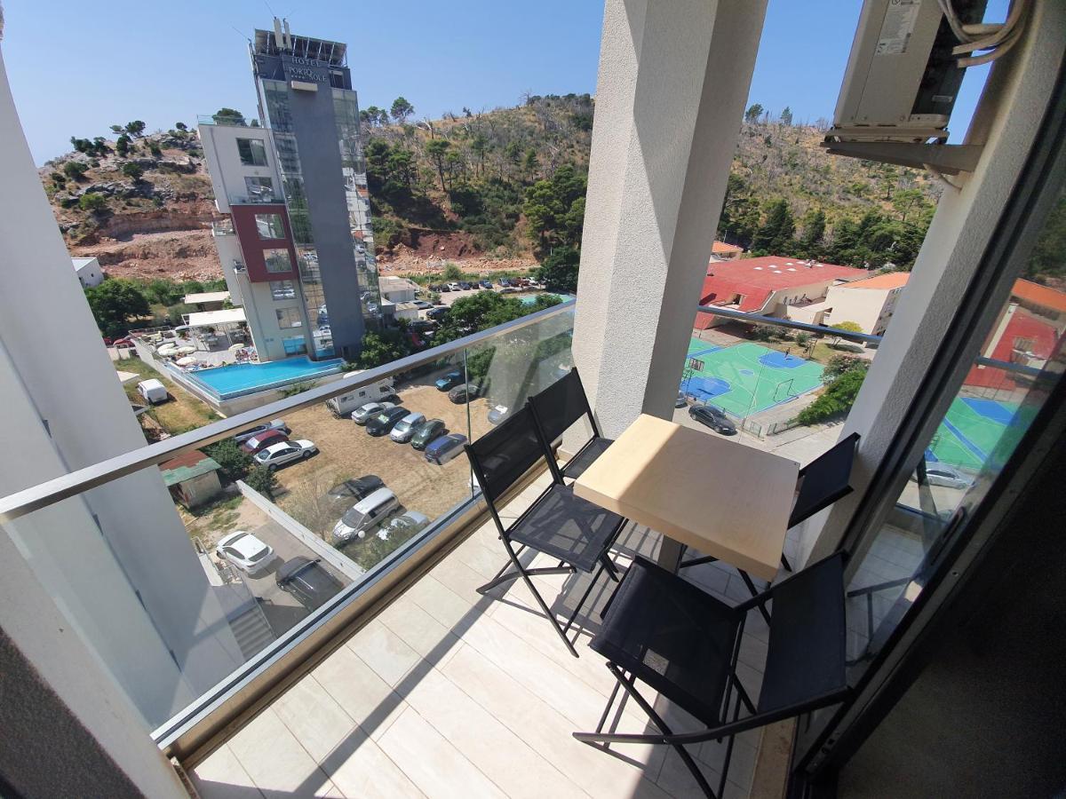 Apartment Mariner 601 Sutomore Bagian luar foto